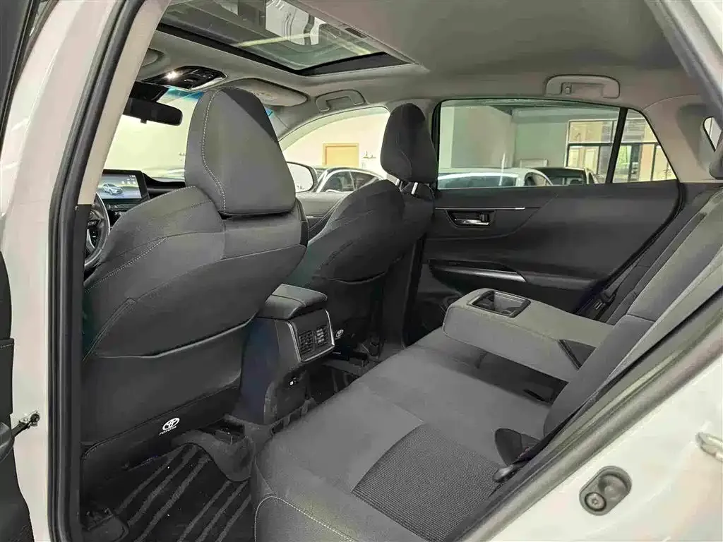 Toyota Harrier — фото 6