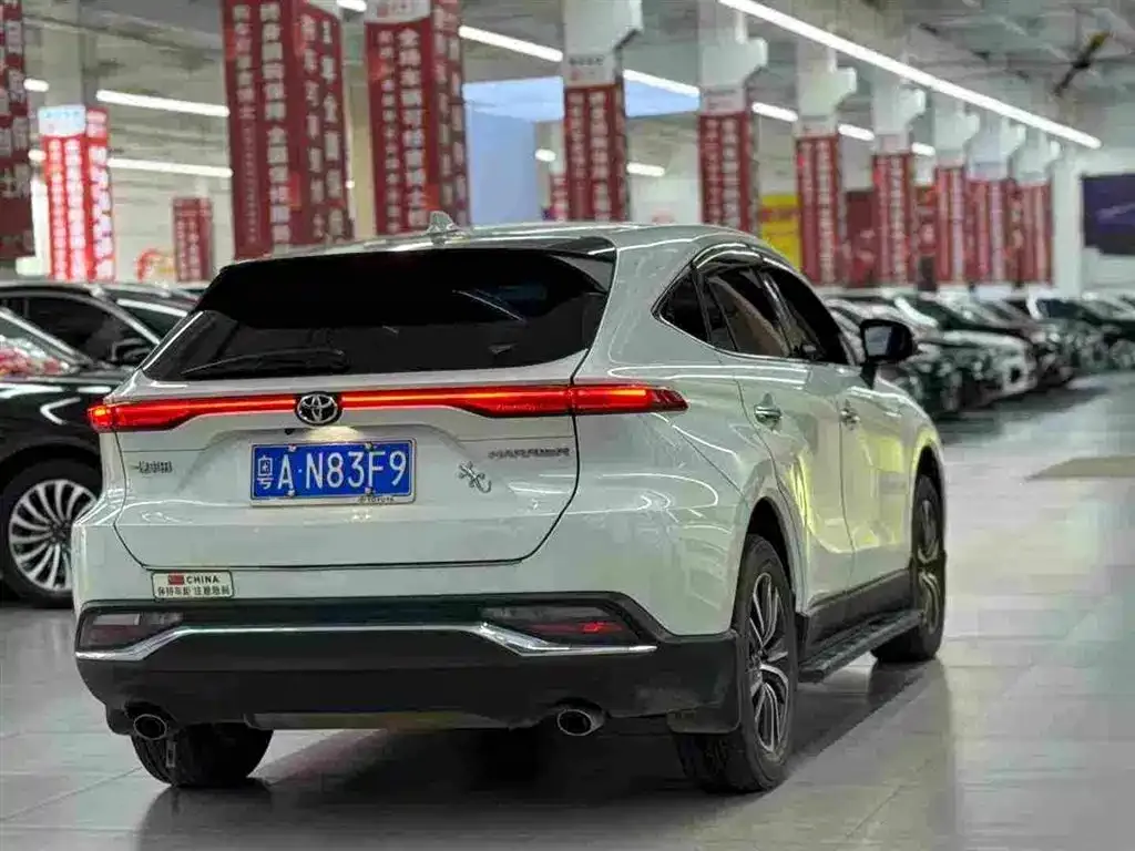 Toyota Harrier — фото 2