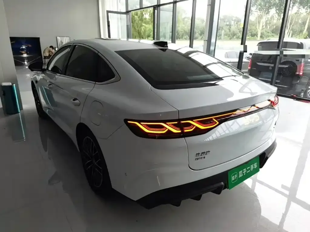 BYD Qin L — фото 8