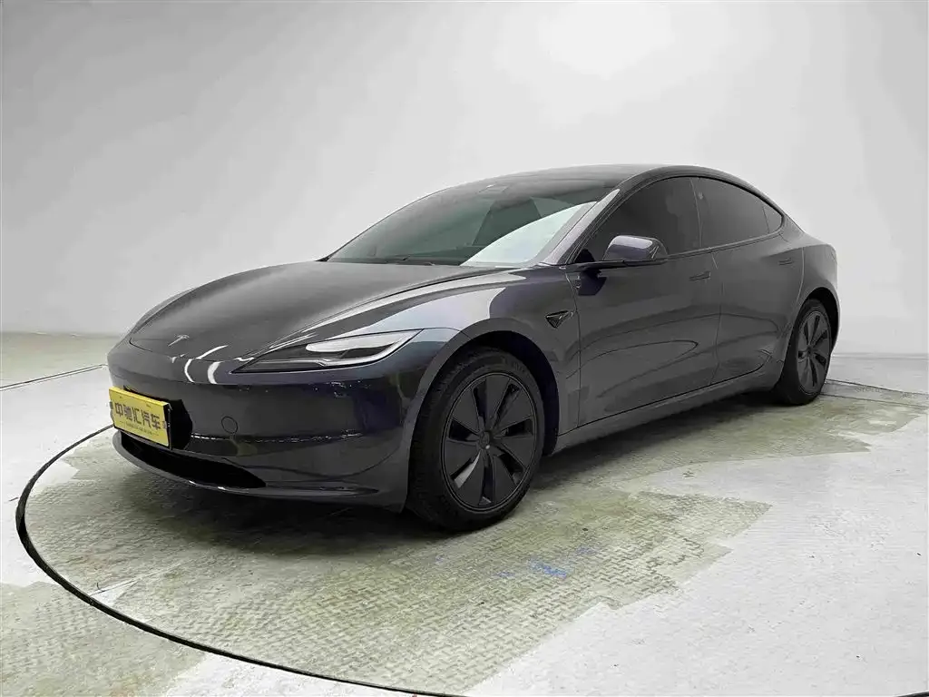 Tesla Model 3 — фото 1