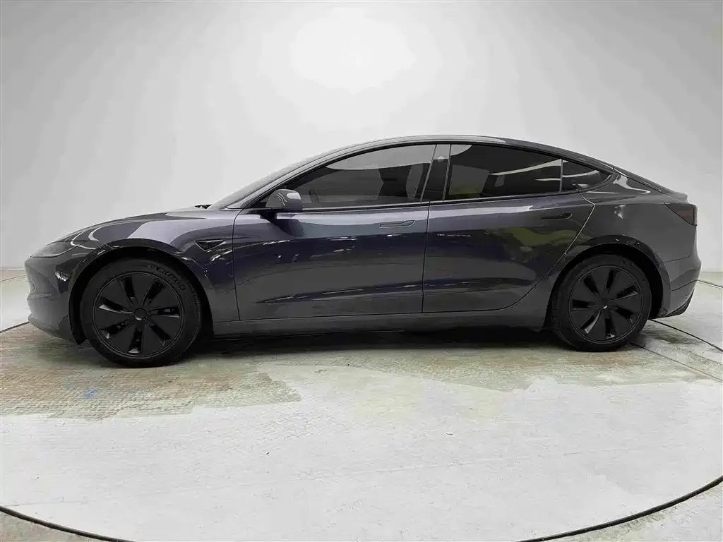 Tesla Model 3 — фото 3