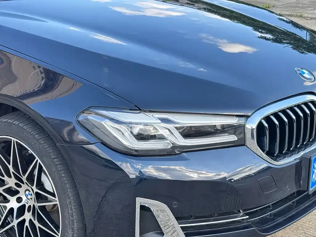 BMW 5 Series — фото 6