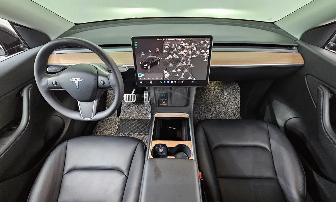 Tesla Model Y — фото 9