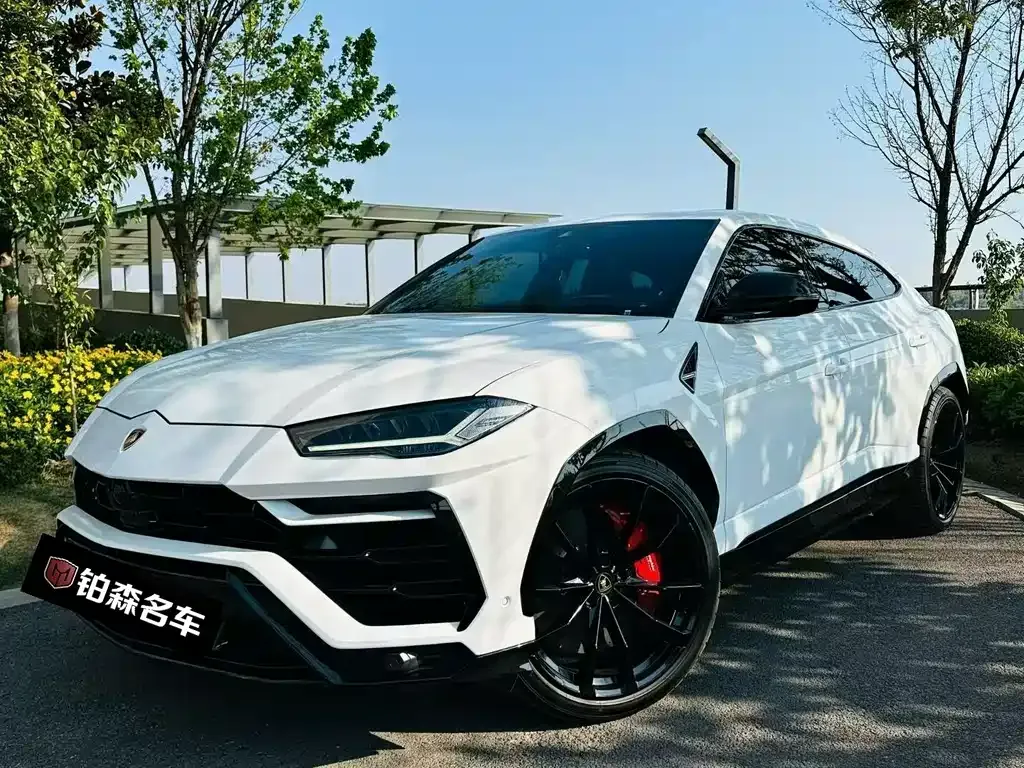 Lamborghini Urus — фото 1