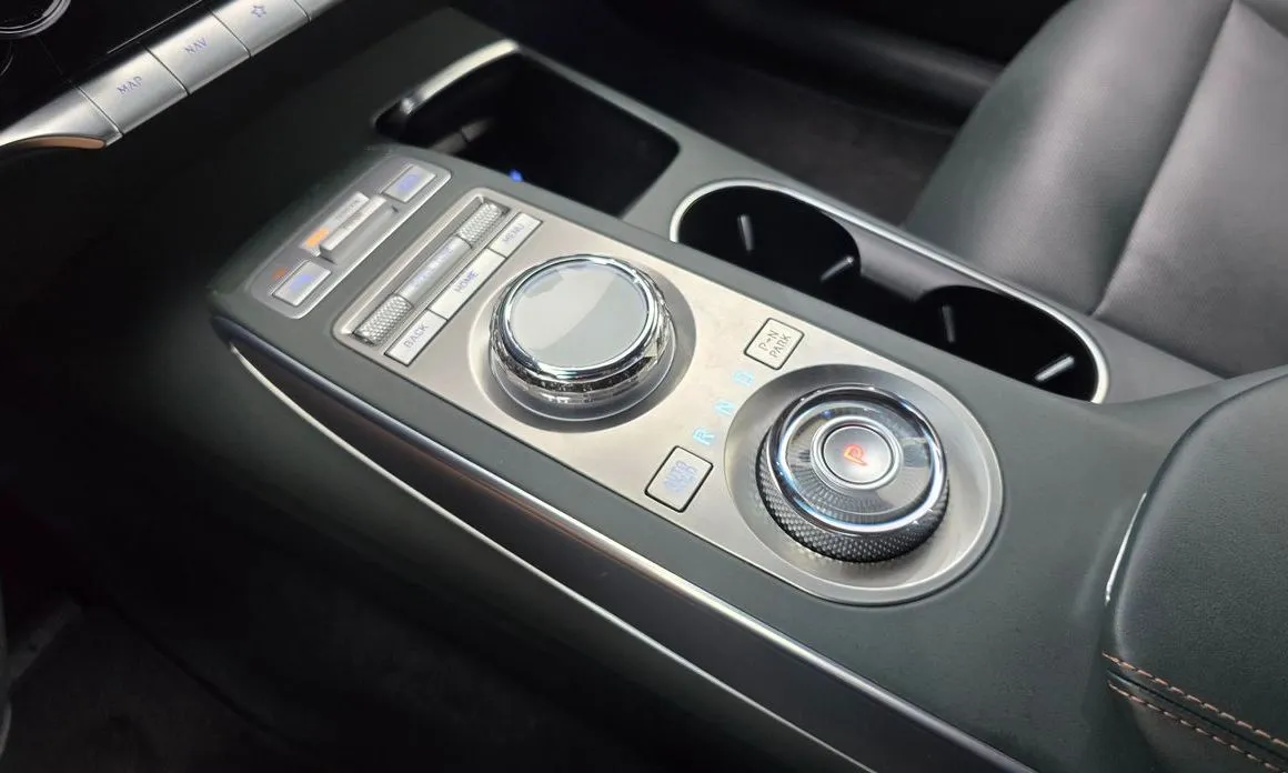 Genesis GV70 — фото 10