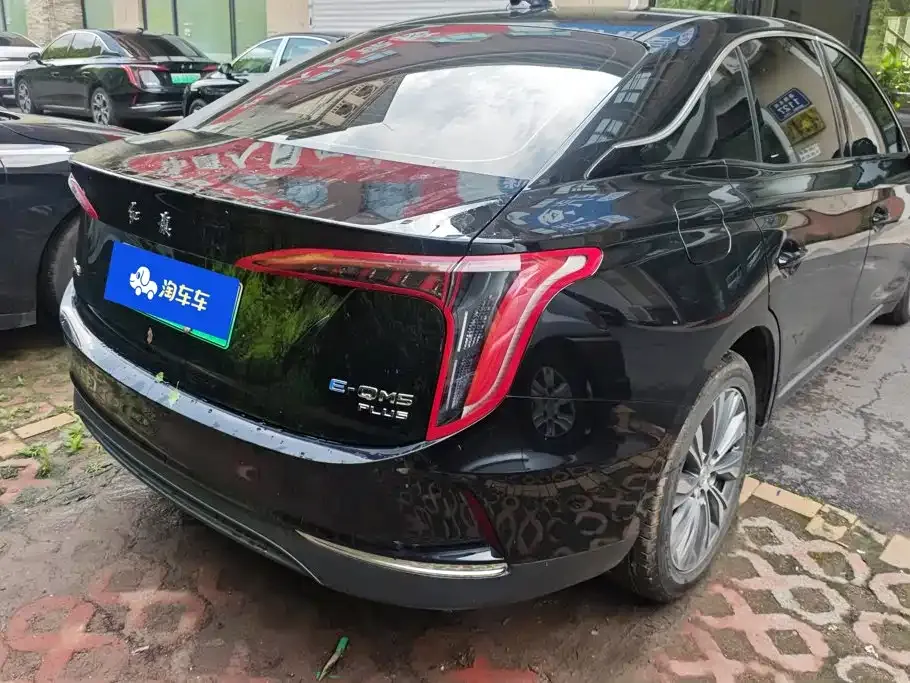 Hongqi E-QM5 — фото 10