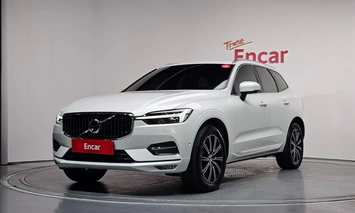 Volvo XC60 — фото 1