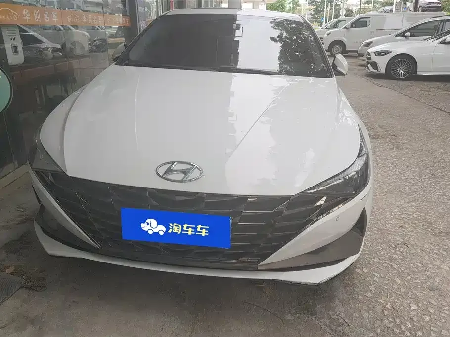 Hyundai Elantra — фото 7