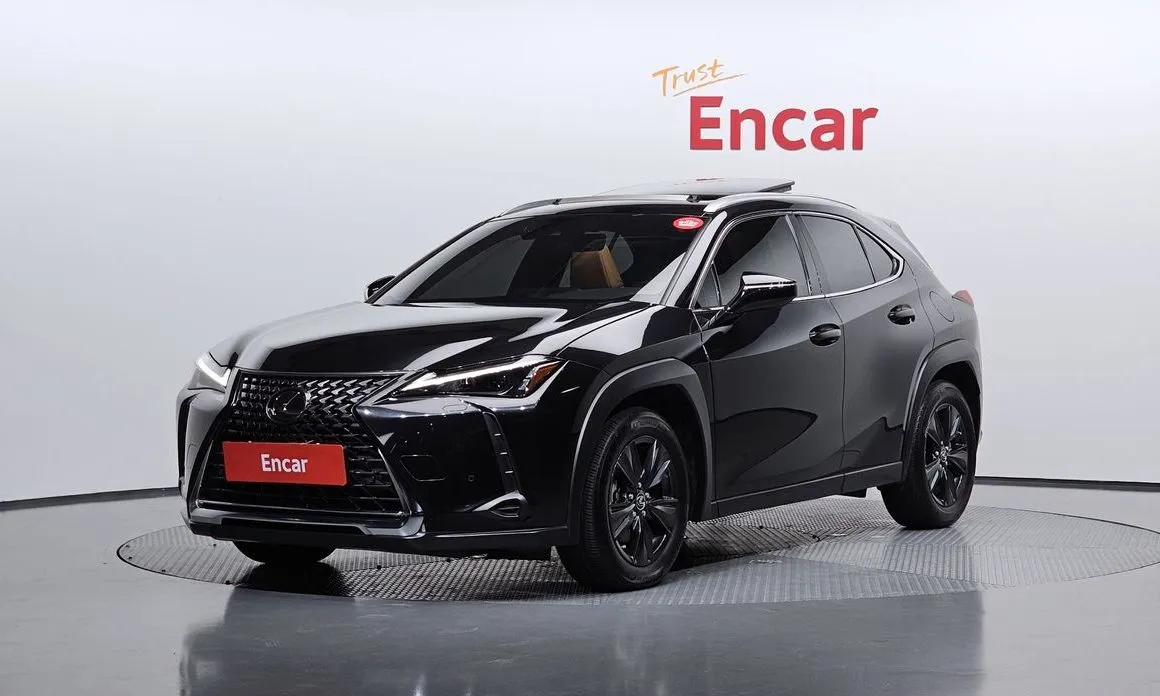 Lexus UX — фото 1