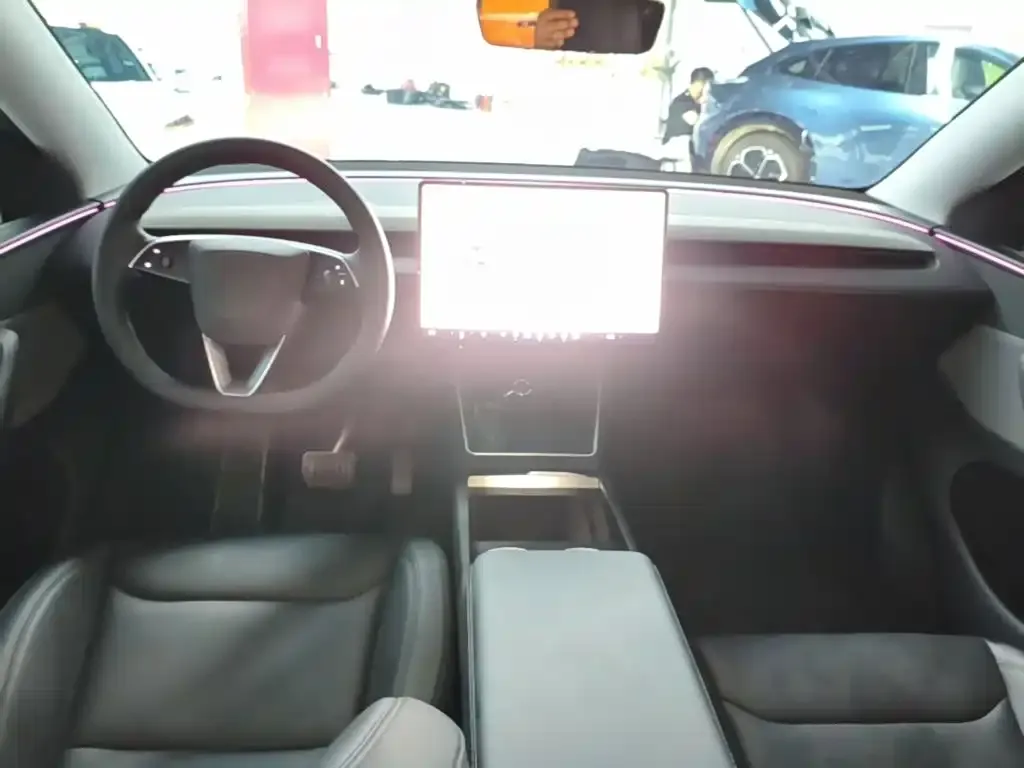 Tesla Model Y — фото 3