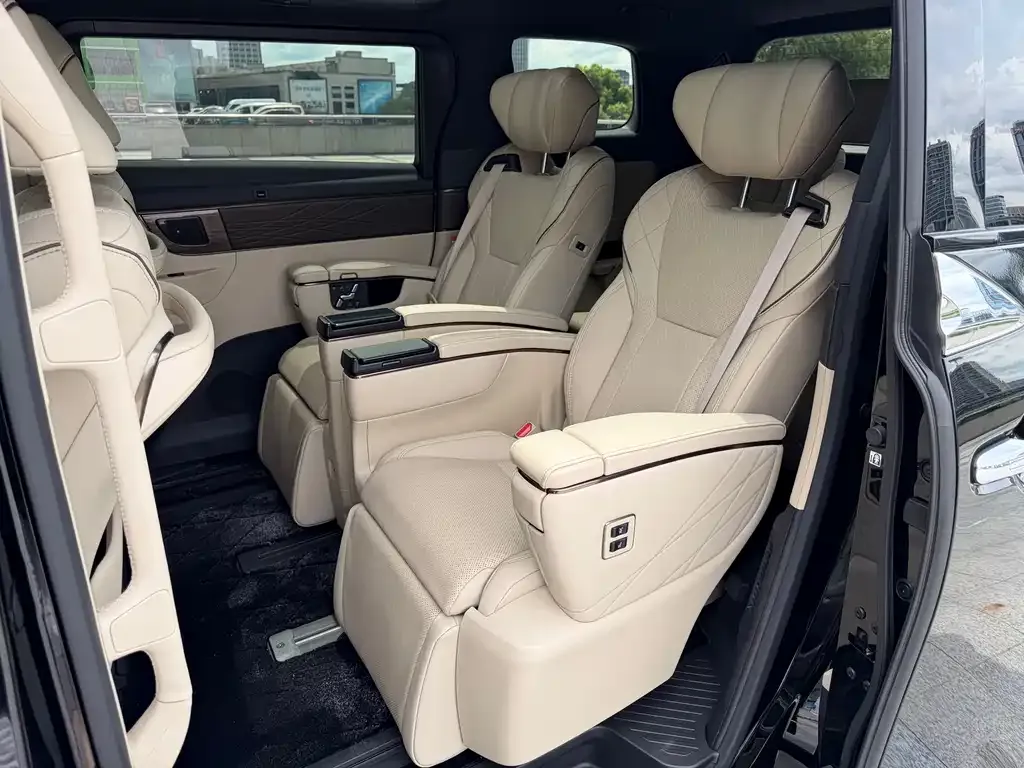 Toyota Vellfire — фото 9