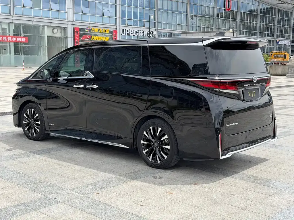 Toyota Vellfire — фото 4