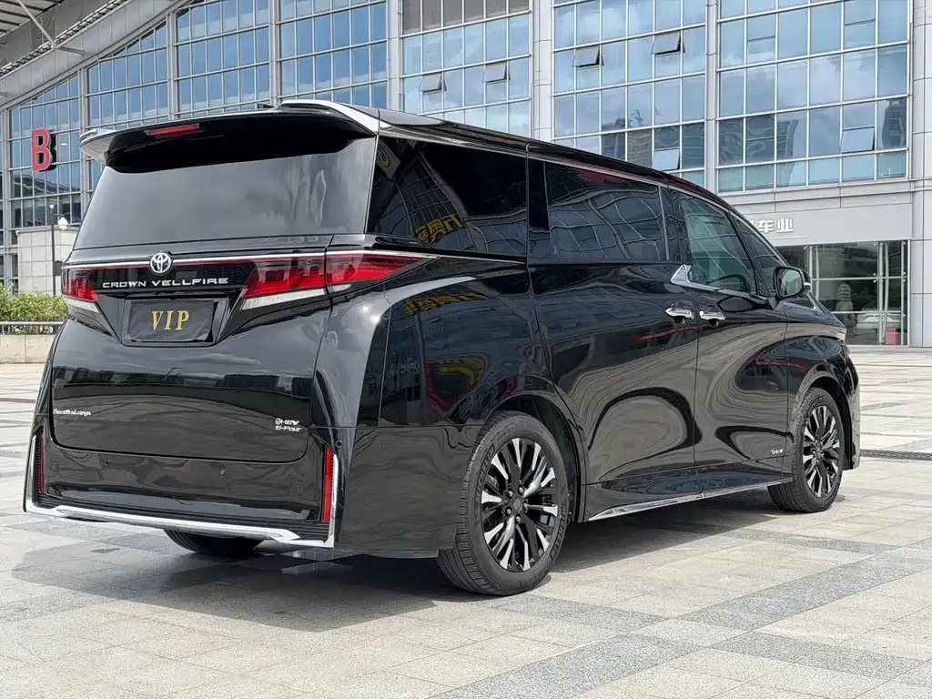 Toyota Vellfire — фото 6