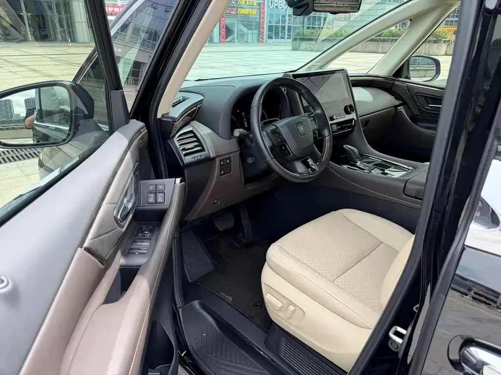 Toyota Vellfire — фото 2