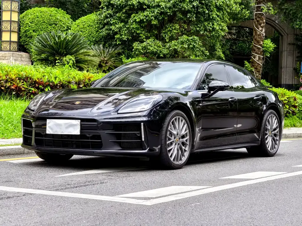 Porsche Panamera — фото 1