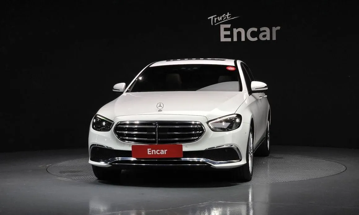 Mercedes-Benz E-Class — фото 2