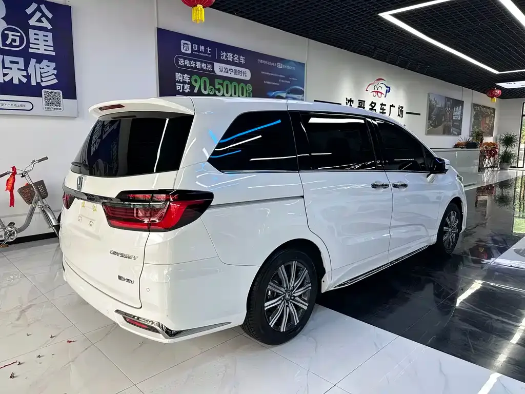 Honda Odyssey — фото 10