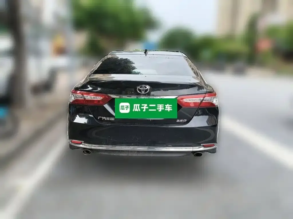Toyota Camry — фото 4