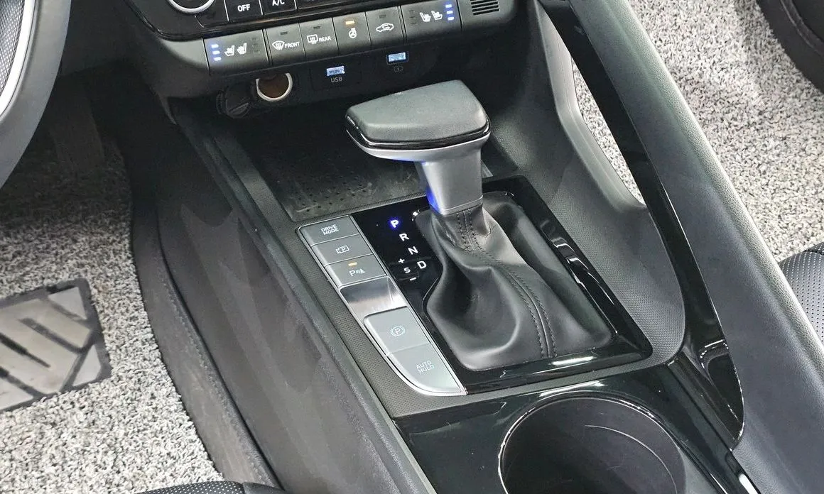 Hyundai AVANTE — фото 10