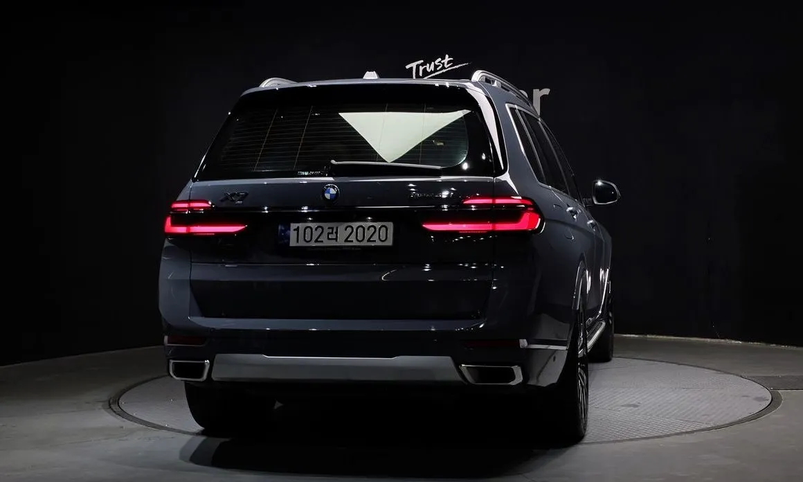 BMW X7 — фото 2