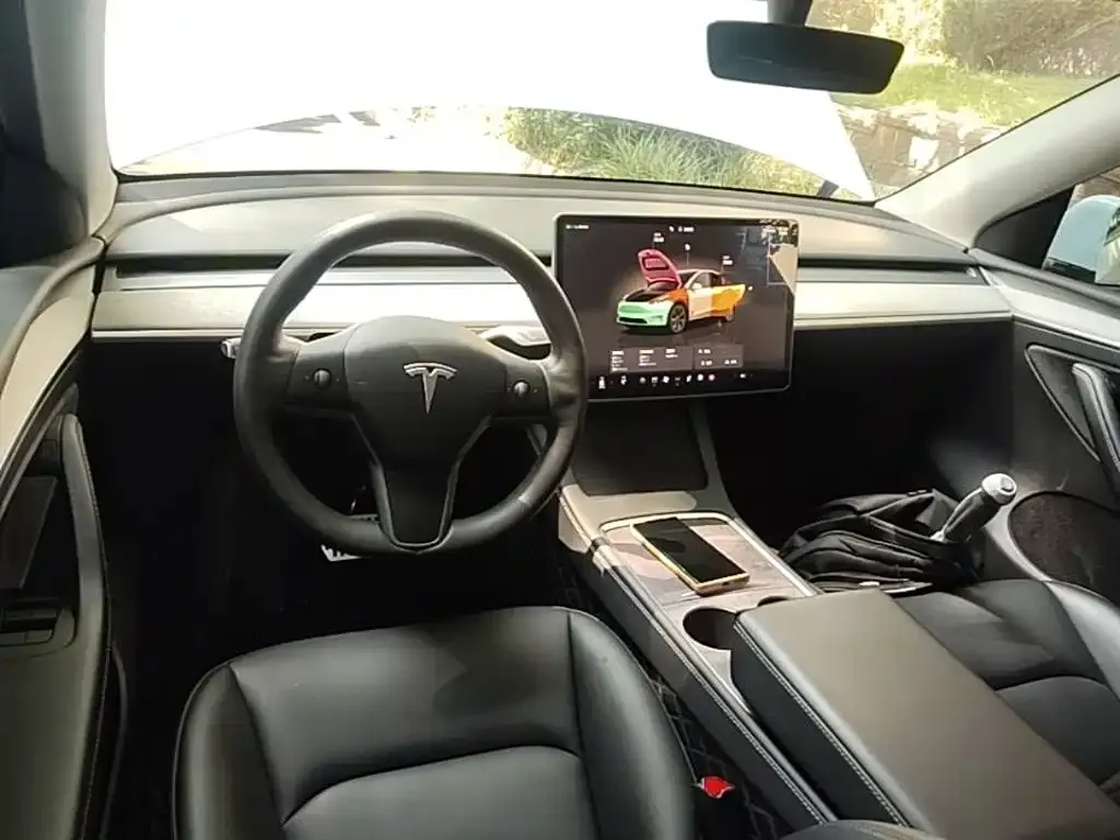 Tesla Model Y — фото 3