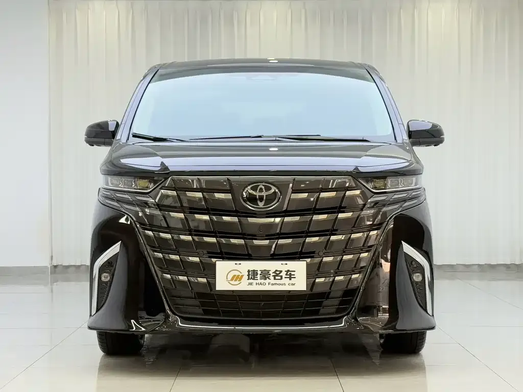 Toyota Alphard — фото 8