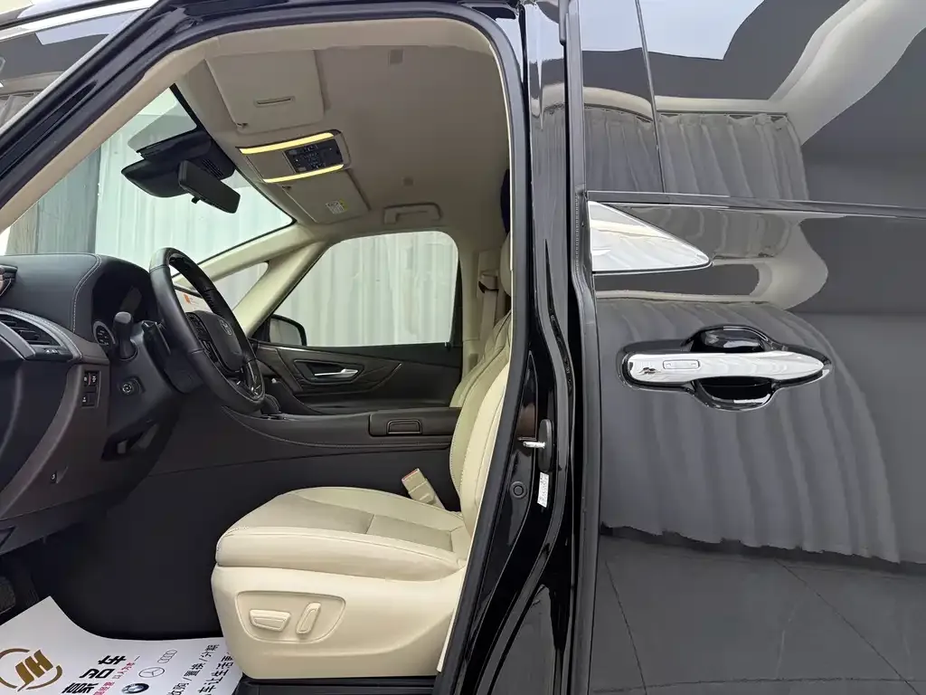 Toyota Alphard — фото 3