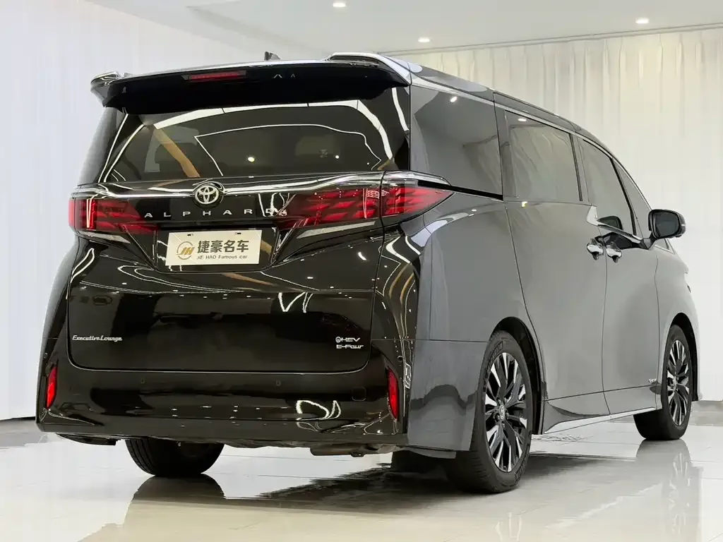 Toyota Alphard — фото 6