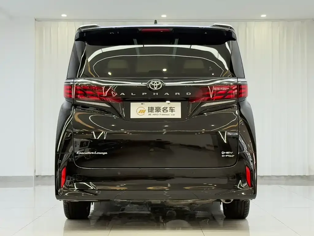 Toyota Alphard — фото 2