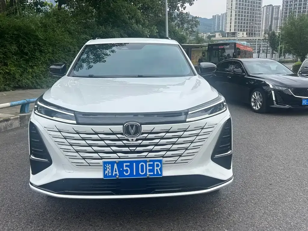 Changan CS75PLUS — фото 1