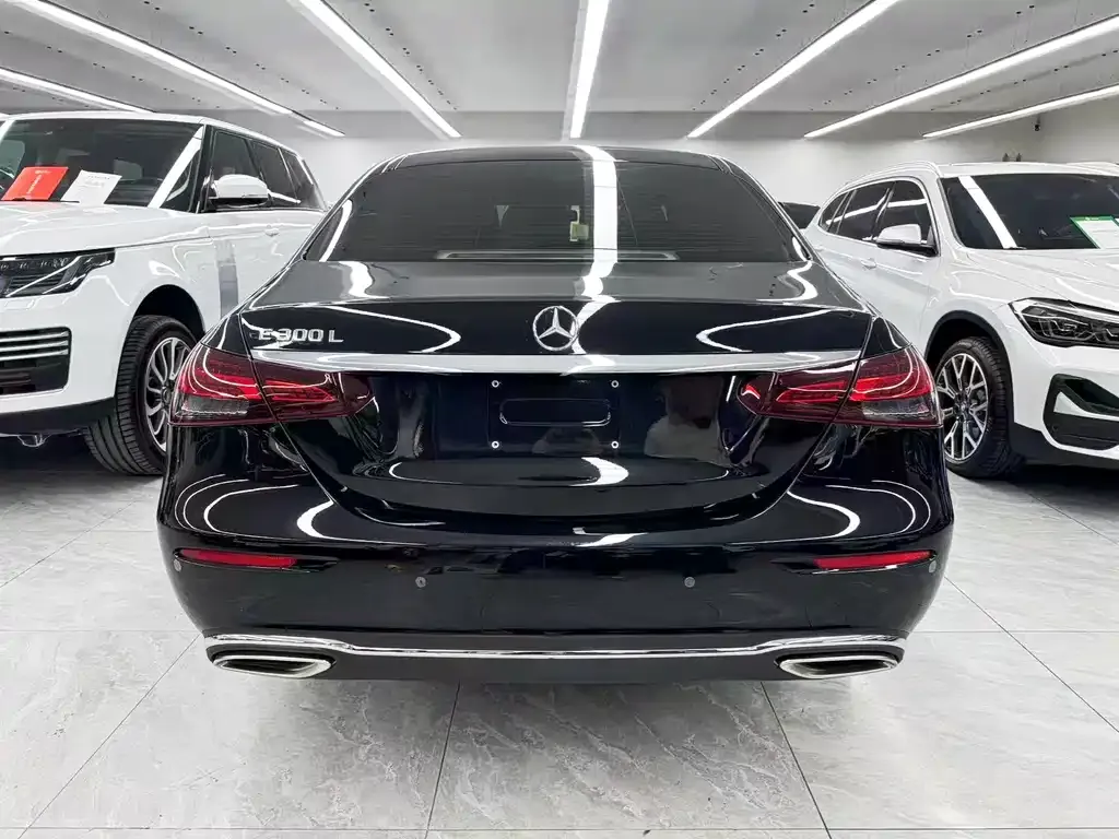 Mercedes-Benz E-Class — фото 4
