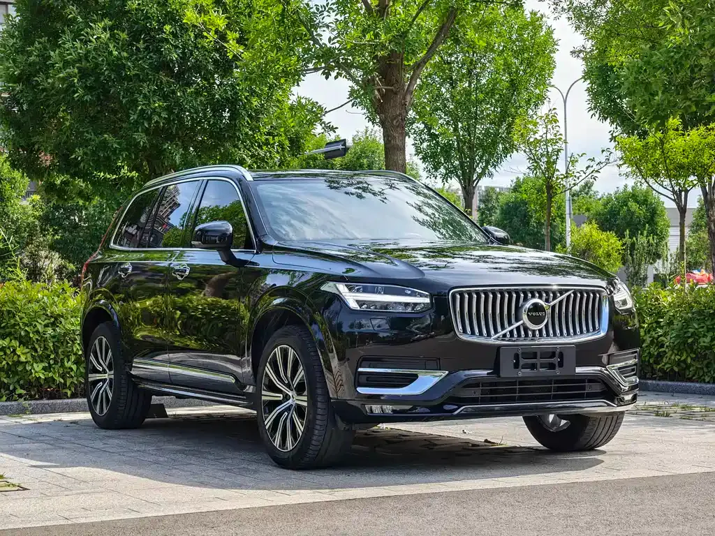 Volvo XC90 — фото 1
