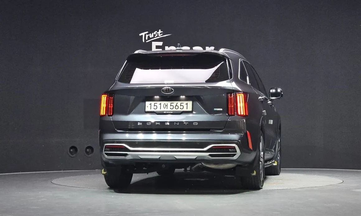 Kia Sorento — фото 7