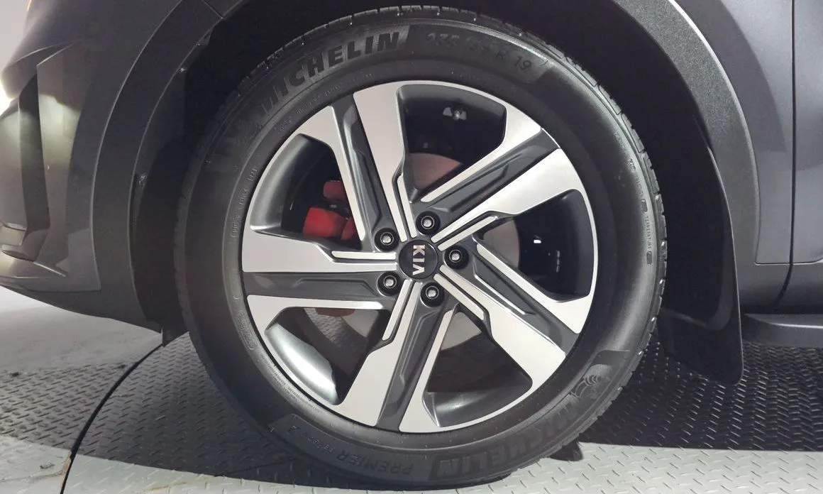 Kia Sorento — фото 4