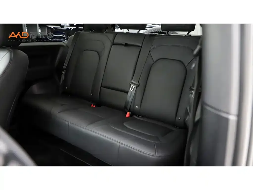 Land Rover Defender — фото 10