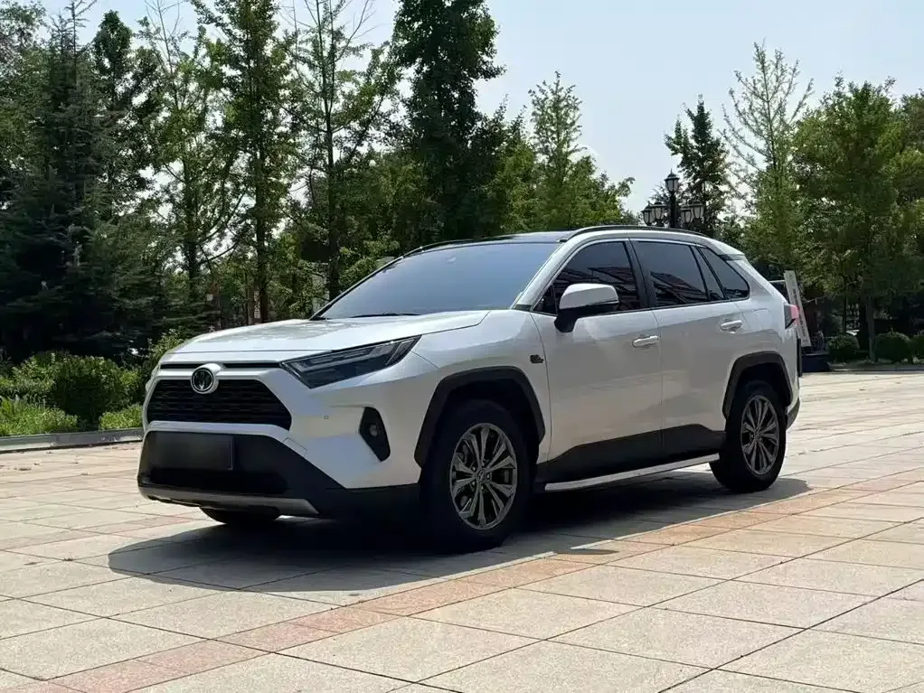 Toyota RAV4 — фото 8
