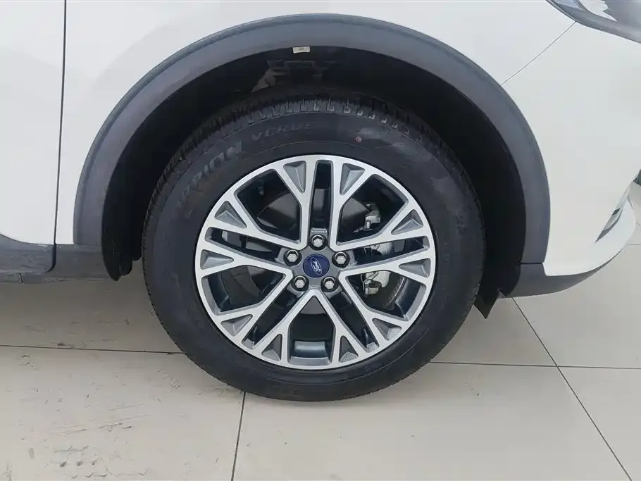 Ford Escape 2023 из CN, фото 7