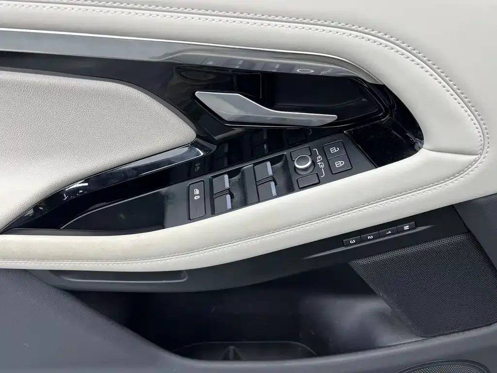 Land Rover Evoque — фото 4