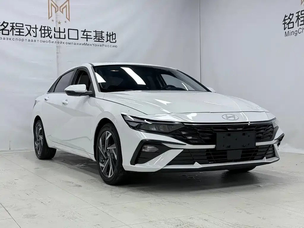 Hyundai Elantra — фото 8