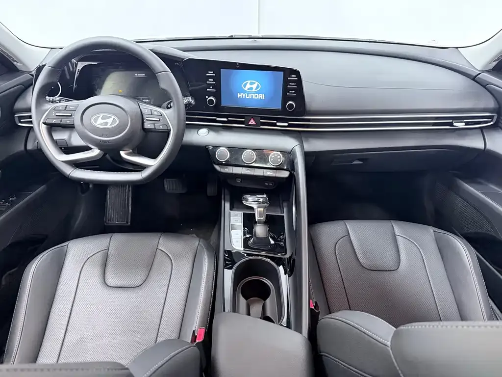 Hyundai Elantra — фото 6