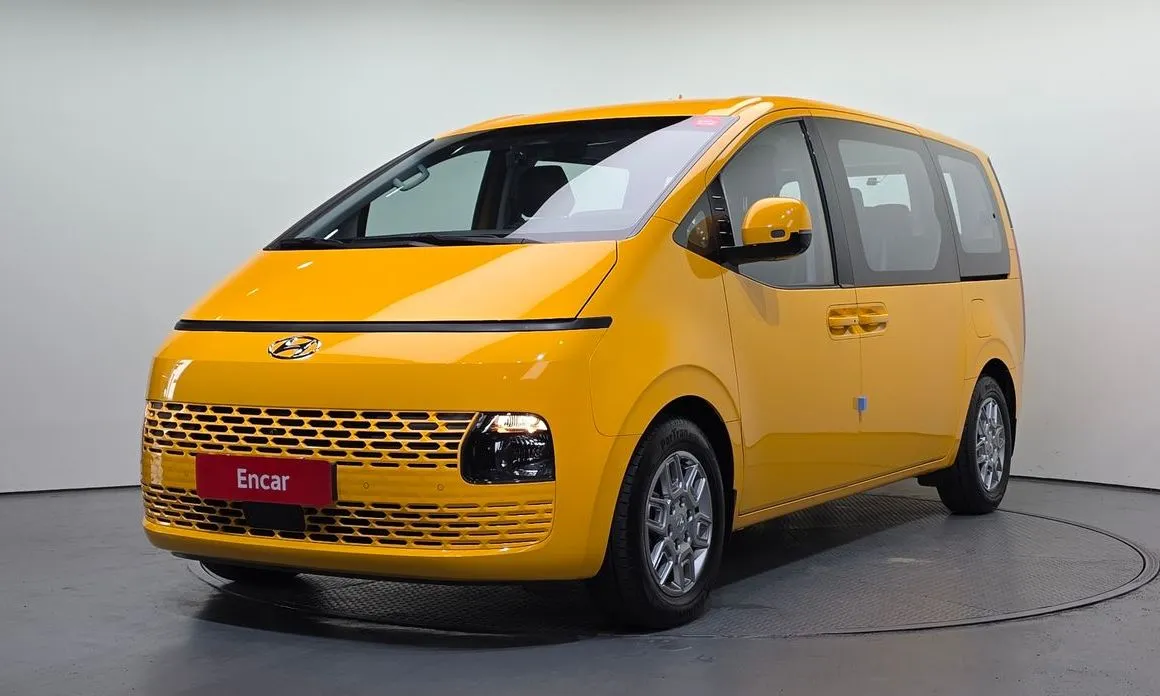 Hyundai Staria — фото 1