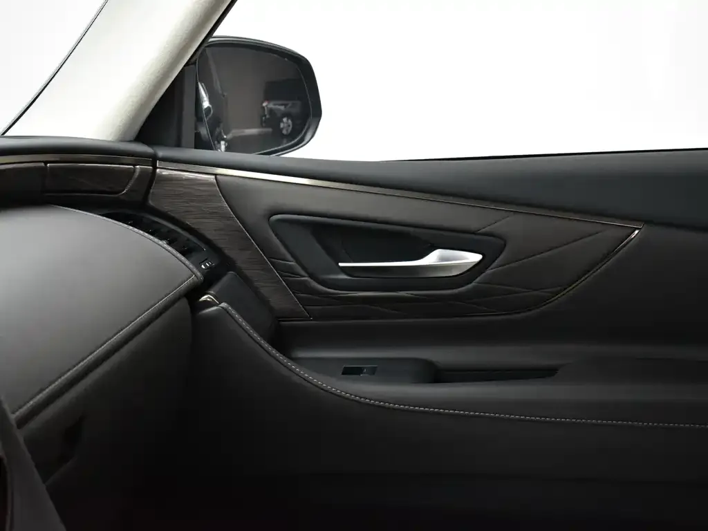 Toyota Alphard — фото 2