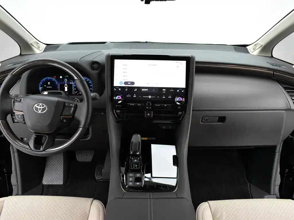 Toyota Alphard — фото 8