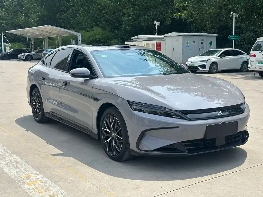 BYD Han — фото 4