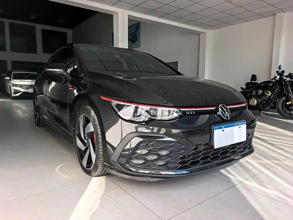 Volkswagen Golf GTI — фото 10