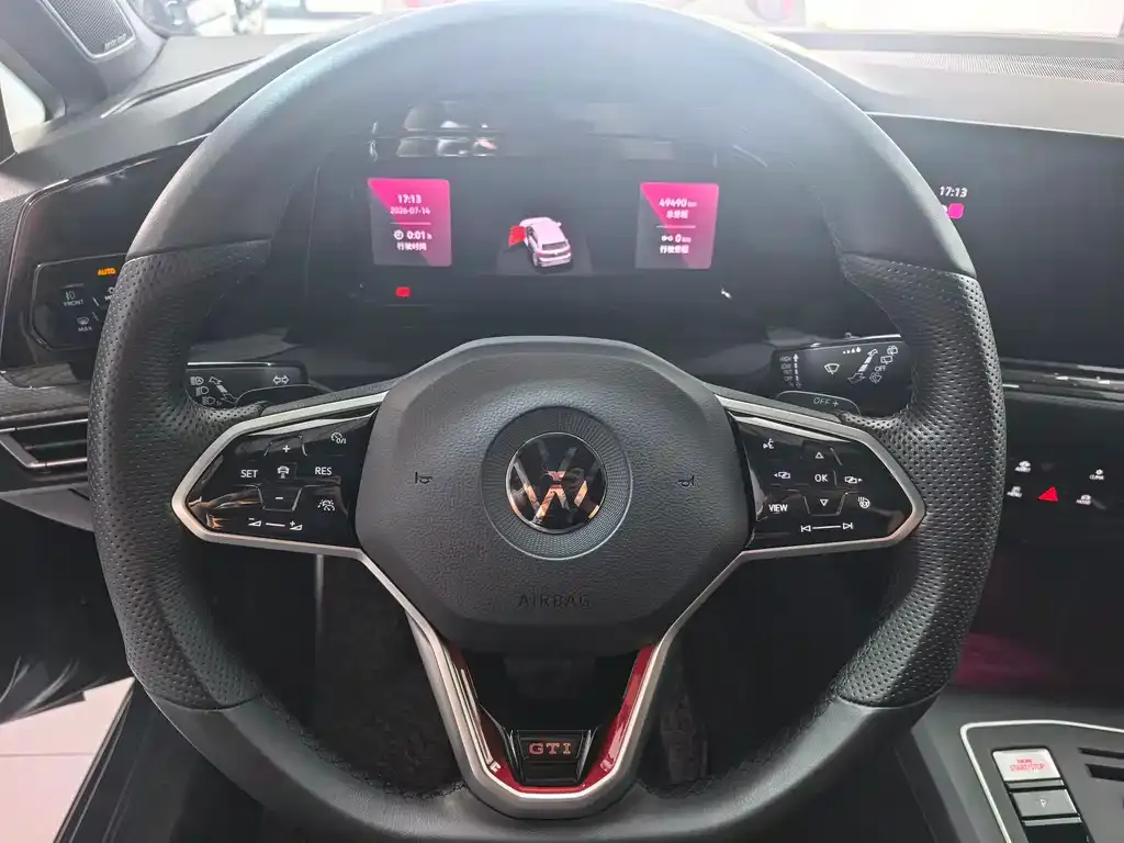 Volkswagen Golf GTI — фото 4