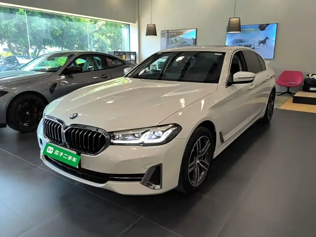 BMW 5 Series — фото 10