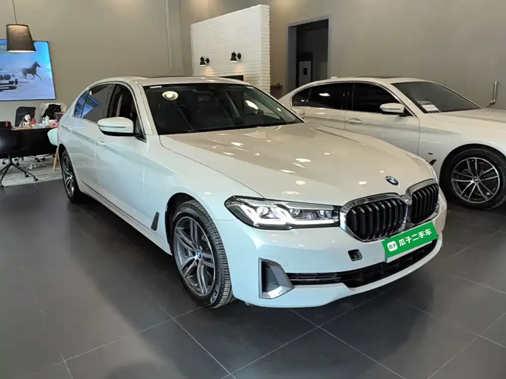 BMW 5 Series — фото 2
