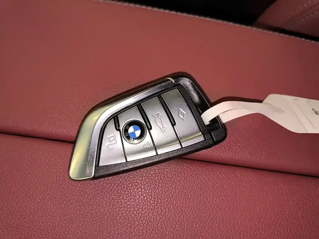 BMW 5 Series — фото 8