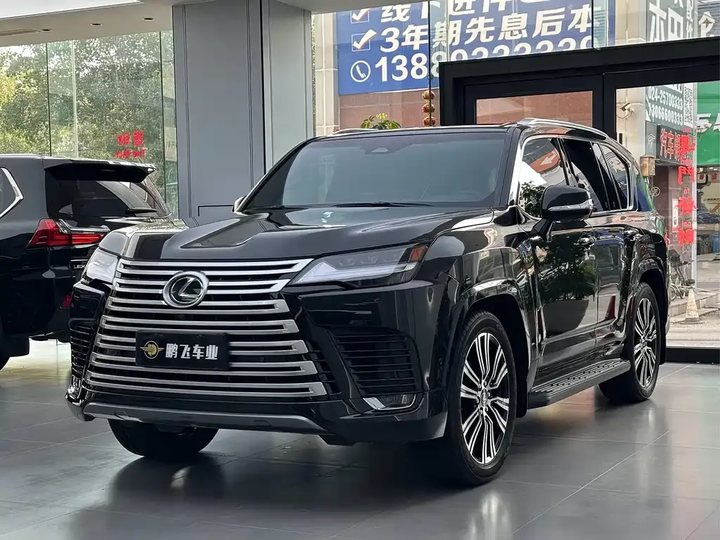 Lexus LX — фото 1